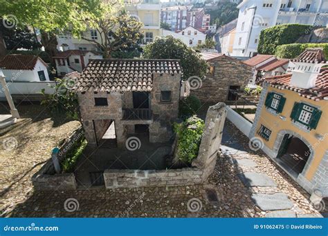 pueblo en miniatura portugal|Portugal dos Pequenitos